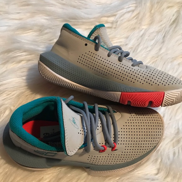 Under armor girls SC 3zero shoes - Picture 5 of 6